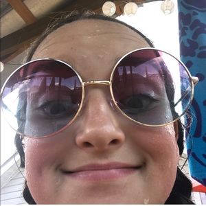 Meet your Posher, Kadence